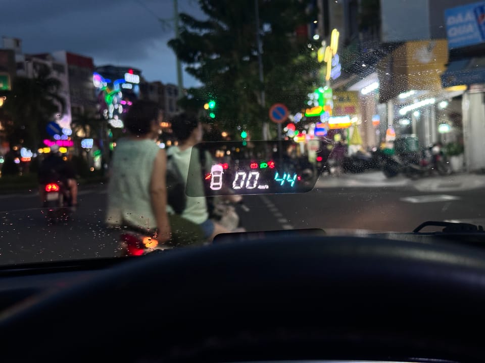 HUD (Head Up Display) màn hình hiển thị trên kính lái cho VFe34, VF5